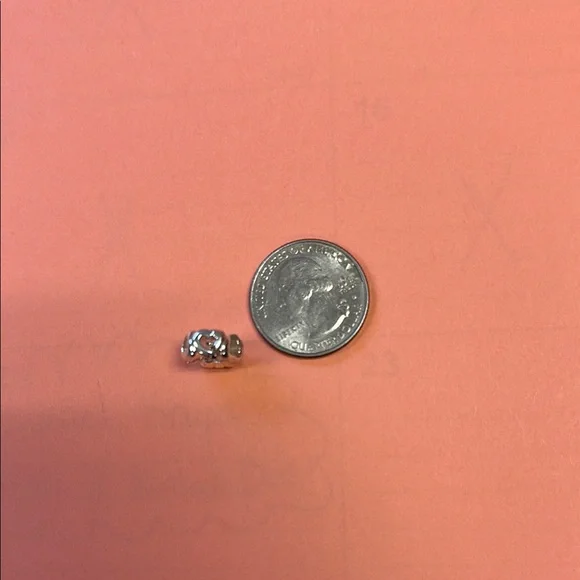 Free with purchase - Picture 2 of 3